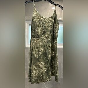 Green leaf printed dress